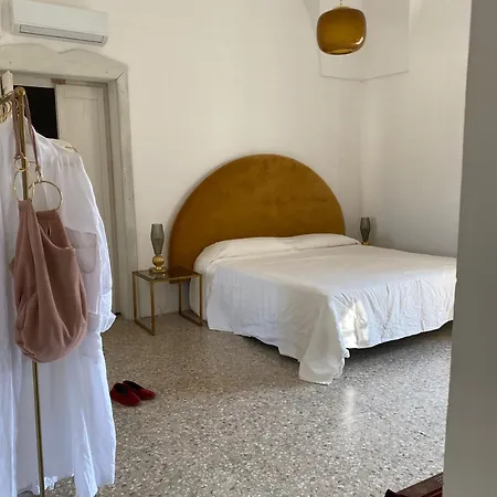 Palazzo Giustiniani L'ambasciatore Villa *