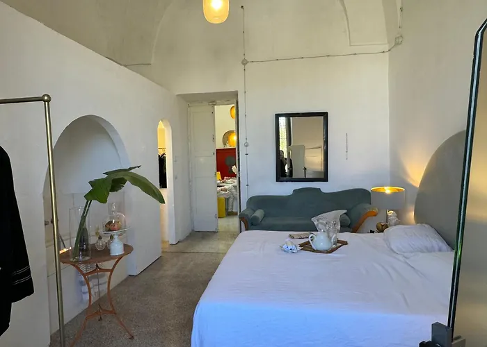 Palazzo Giustiniani L'ambasciatore Villa *