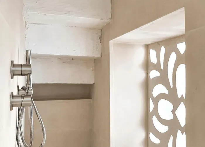 Palazzo Giustiniani L'ambasciatore Villa *